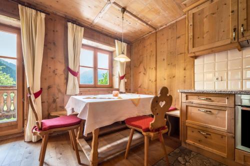  Mitterbruggehof Apt Alpenrose in Antholz Mittertal