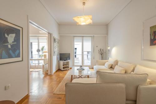 Elegant Art-Filled 80sqm Apartment in Kolonaki Steps from Syntagma - image 9