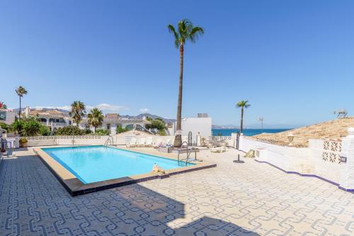 2 House in front of the sea 3