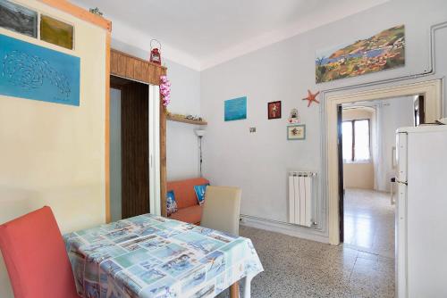 Acciuga House - image 3