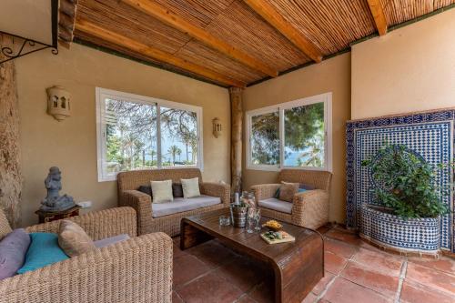 Art Gallery House - image 5