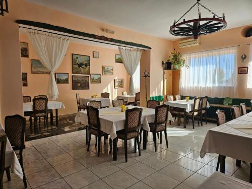 Restaurant, Guljas Carda Old in Šupljak