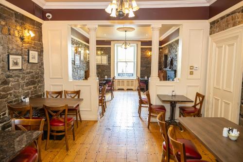 Instalaciones, Gleeson's Roscommon in Roscommon