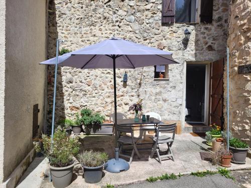 Létesítmények, Charmante Maison de Village Provençal (Charmante Maison de Village Provencal) in Aiguines