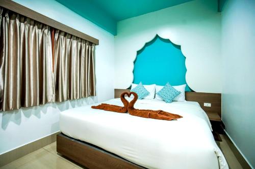 room detail thumbnail 1