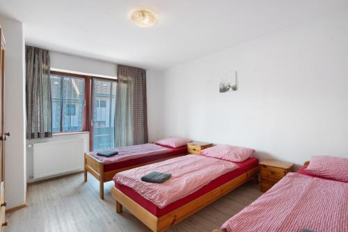 3 twin beds, 1 sofa bed