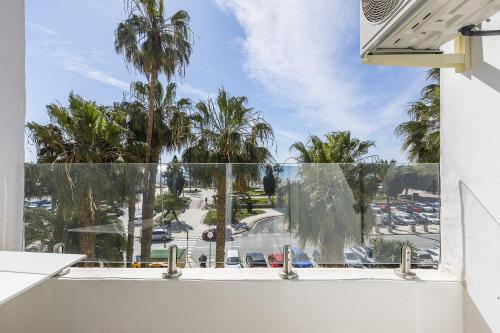 A&N Central Beach Walk Apartment with Terrace - image 3