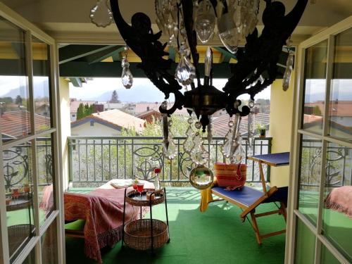 Ruhige Ferienwohnung in seenaher Künstlervilla in Gstadt (Ruhige Ferienwohnung in seenaher Kunstlervilla in Gstadt) in 格斯塔特
