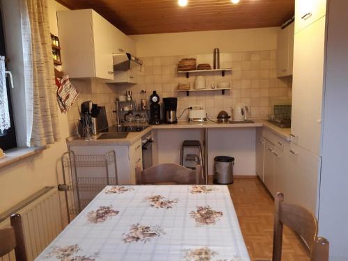 Viesnīcas āriene, Ferienwohnung Breuer in Kirhsāra