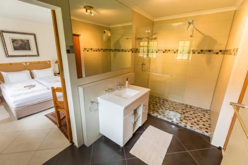 Hout Bay Lodge – Hout Bay, TX