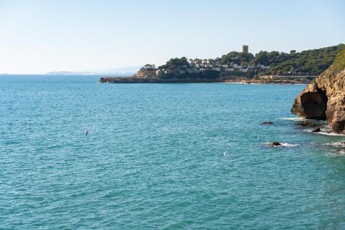 The beauty of Cala Tamarit - image 5