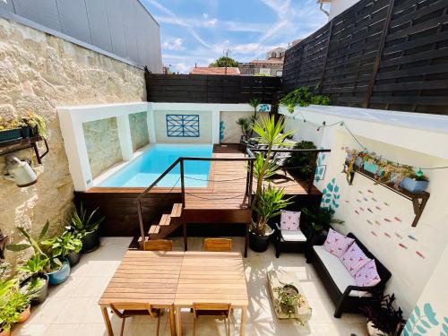 Boreal Porto Gaia - Patio & Pool 1