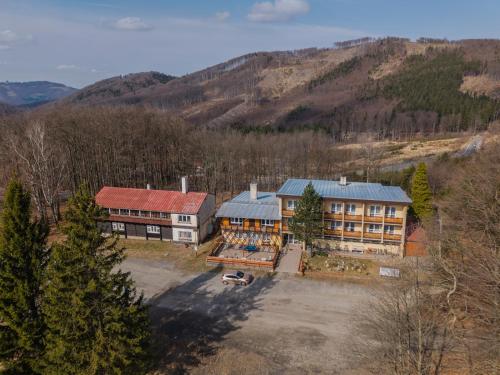 Penzion Tesák-ČERŇAVA (Penzion Tesak-CERNAVA) in Rusava