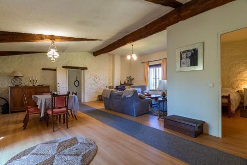 Viesnīcas āriene, Appartement 3 Avec Deux Chambres in Sauzet (Rhone-Alpes)
