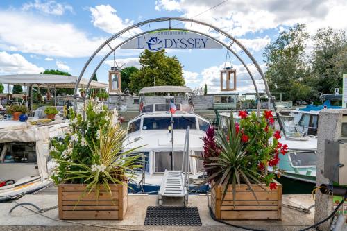 Penichette Odyssey Croisieres - Hôtel - Bellegarde