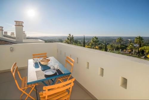 ทัศนียภาพภายนอกโรงแรม, Family 3br Townhouse w pool Terrace in เปนินา