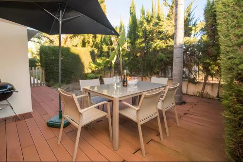 ทัศนียภาพภายนอกโรงแรม, Family 3br Townhouse w pool Terrace in เปนินา