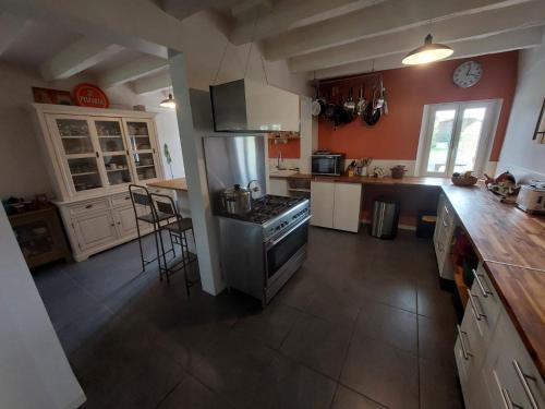 virtuve, Bienvenue à la maison (Bienvenue a la maison) in Levignacq