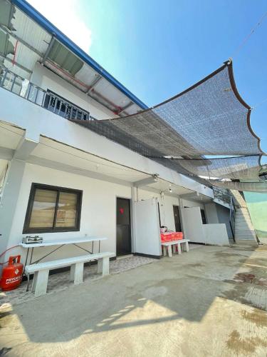 ACA Transient House – khách sạn tại Calayo