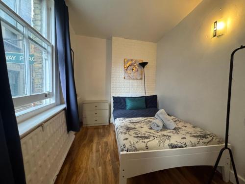 Stylish Private Room - Prime W1A Oxford St Location chambre d'hôte Charlotte Street Hotel