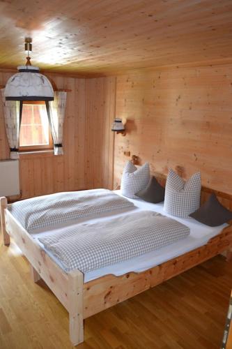 Ferienhaus Obersäuling im Sommer - Stummerberg