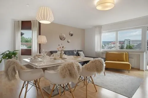 Geräumige schöne Ferienwohnung in Weingarten, Deutschland