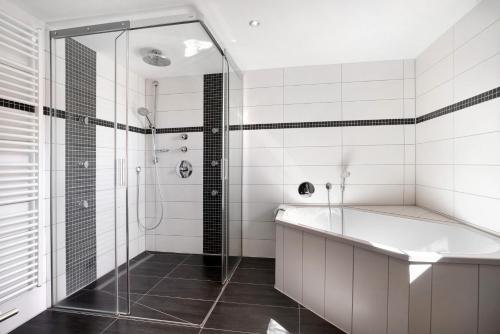 Bathroom, Ferienhaus Pohlbergblick Schindelba in Grossruckerswalde