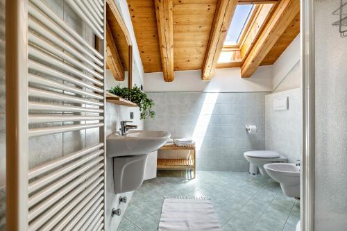 Vannas istaba, Agritur Piazera Attico in Ronzo Chienis