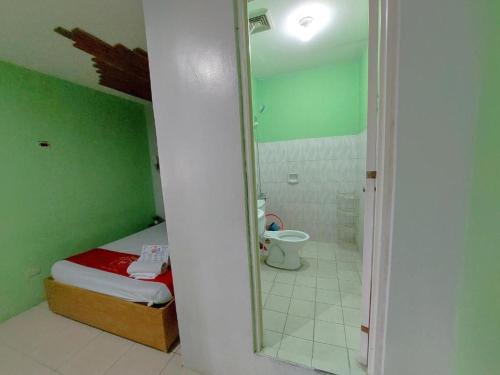 room detail thumbnail 2