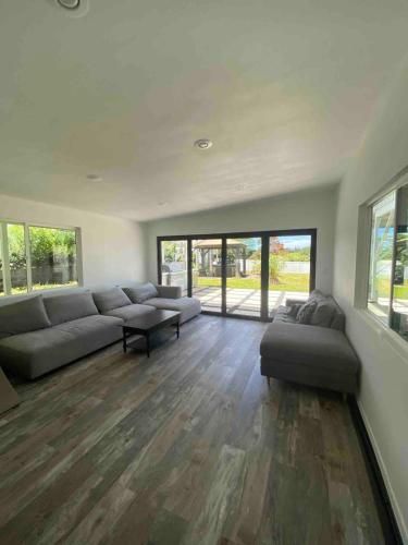Akaka Falls 6BR Ocean View Retreat with Hot Tub in Honomu (HI)