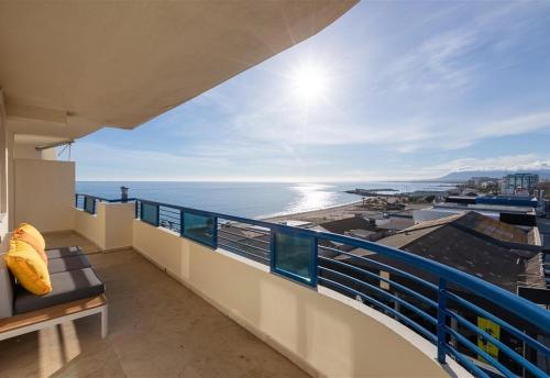 Fabulous first line beach apartment - Playa de la Bajadilla