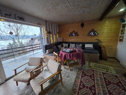Villa Freddie Mavrovo - Lakeview House in Leunovo