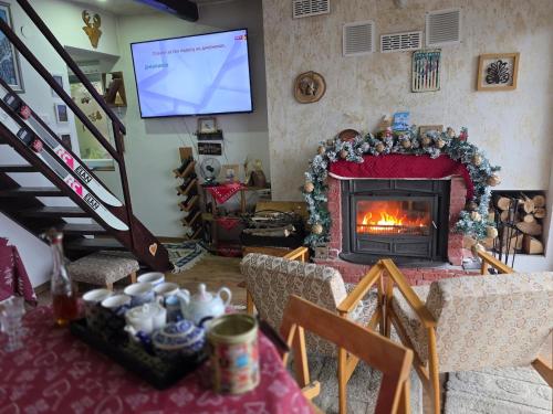 Villa Freddie Mavrovo - Lakeview House in Leunovo