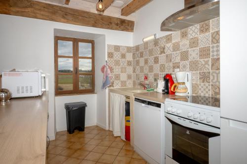 virtuve, Les hirondelles in Champagneux ciems
