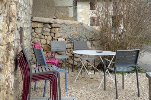 Viesnīcas āriene, Les hirondelles in Champagneux ciems