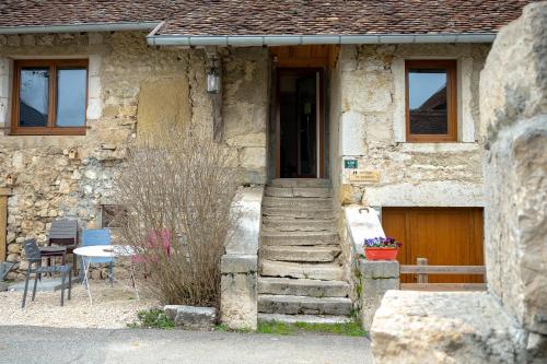 Viesnīcas āriene, Les hirondelles in Champagneux ciems