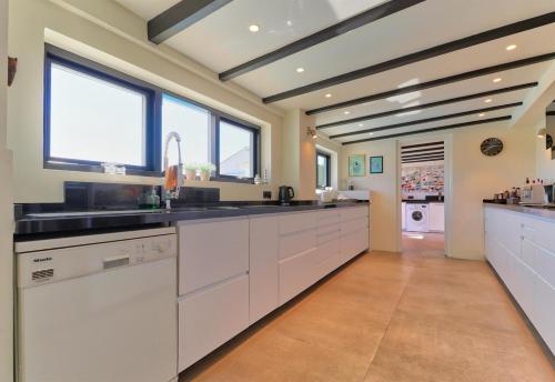dapur, Amazing villa with panoramic views in La Sierrezuela