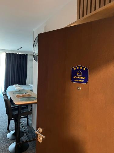 Grey Nest - Luxury Studio Apartment in Planet Residence, Niš
