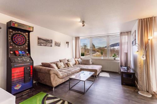 4 bedrooms, 13 beds