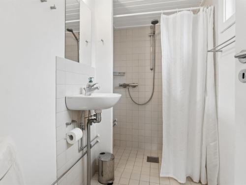 Vannas istaba, Holiday Home Talvikki - 250m from the sea by Interhome in Snogebeka