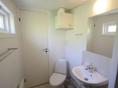 Vannas istaba, Holiday Home Talvikki - 250m from the sea by Interhome in Snogebeka