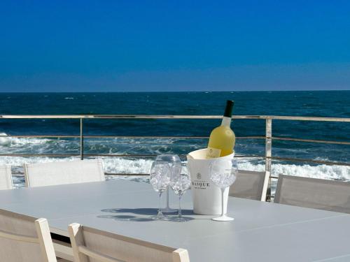 Villa CapCode Sainte-Maxime By Sea View Property Rental – khách sạn tại Val d'Esquieres