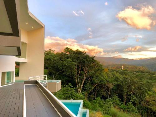 Balcony/terrace, Luxurious 4-Bedroom House in Alajuela, Costa Rica in Brasil