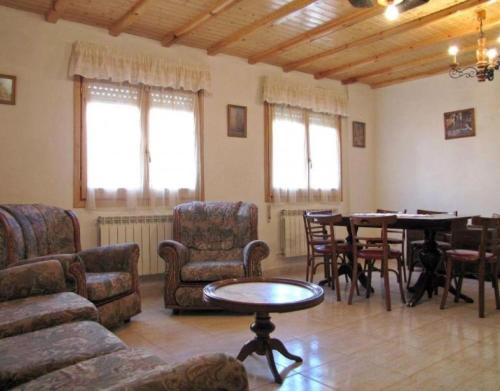 Viesnīcas āriene, El Fronton in Casarejos