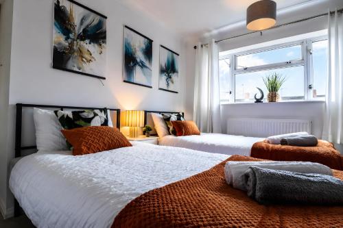 h-Modern 3 Bed House -Garden-Free Parking-Ideal for Contractors & Families – khách sạn tại Lexden