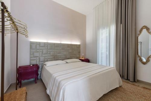 Suite with garden and parking