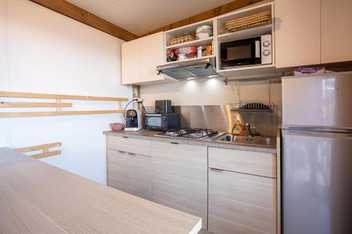 Kitchen, Lodge vue mer in Saint-Raphael