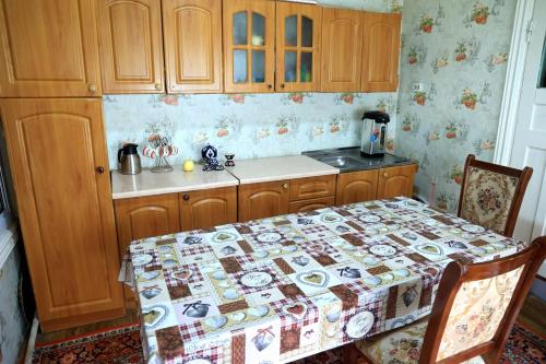 Kitchen, Family guest house Zufriddin bobo in Malikrabot