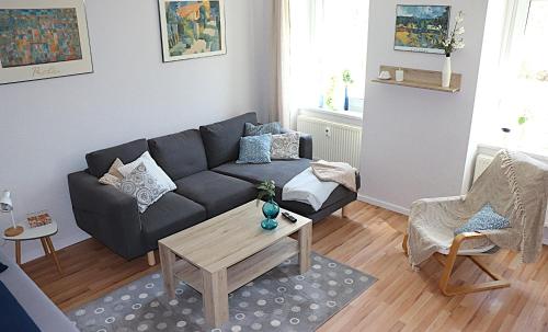 Sei hier Gast - FEWO 2 Ferienwohnung im Gesindehaus Warmsdorf, Zentral zwischen Aschersleben, Bernburg und Staßfurt in Güsten, Deutschland