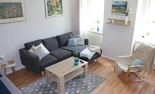 Sei hier Gast - FEWO 2 Ferienwohnung im Gesindehaus Warmsdorf, zentral zwischen Aschersleben, Bernburg und Staßfurt in Güsten, Deutschland